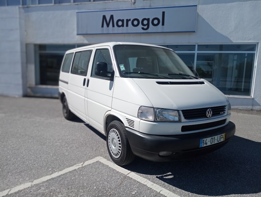 1401UP (1) VW Transporter 2.5 TDI 6 lugares - Image 1